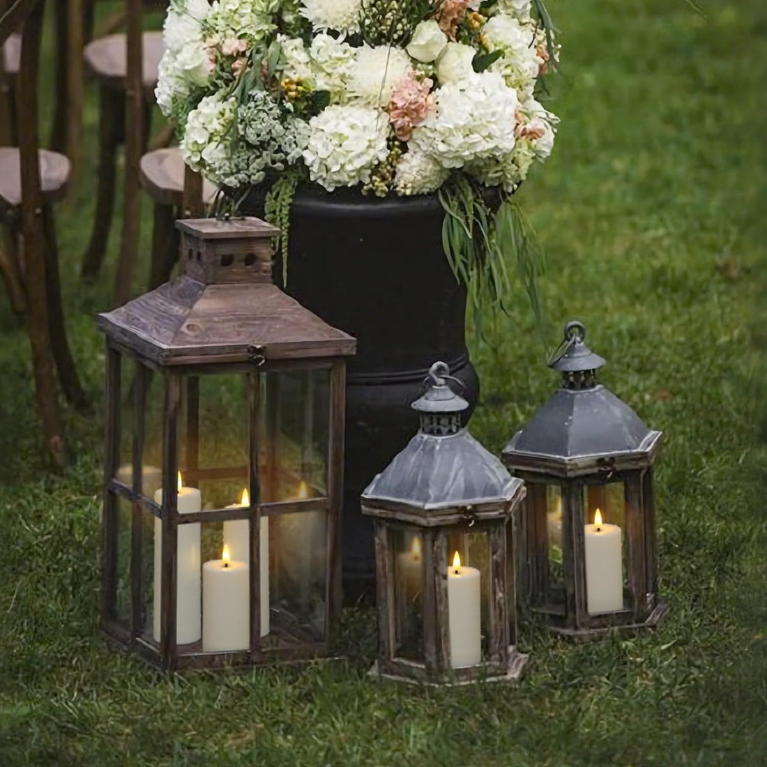 Bougies LED sans flamme, étanches, de 5,5 cm x 10 cm, 10 cm, 12,5 cm, 12,5 cm, 15 cm, 15 cm et 17,5 cm, avec télécommande et minuterie, fonctionnant sur piles, en plastique ivoire, lot de 8, lumière chaude vacillante pour l'extérieur