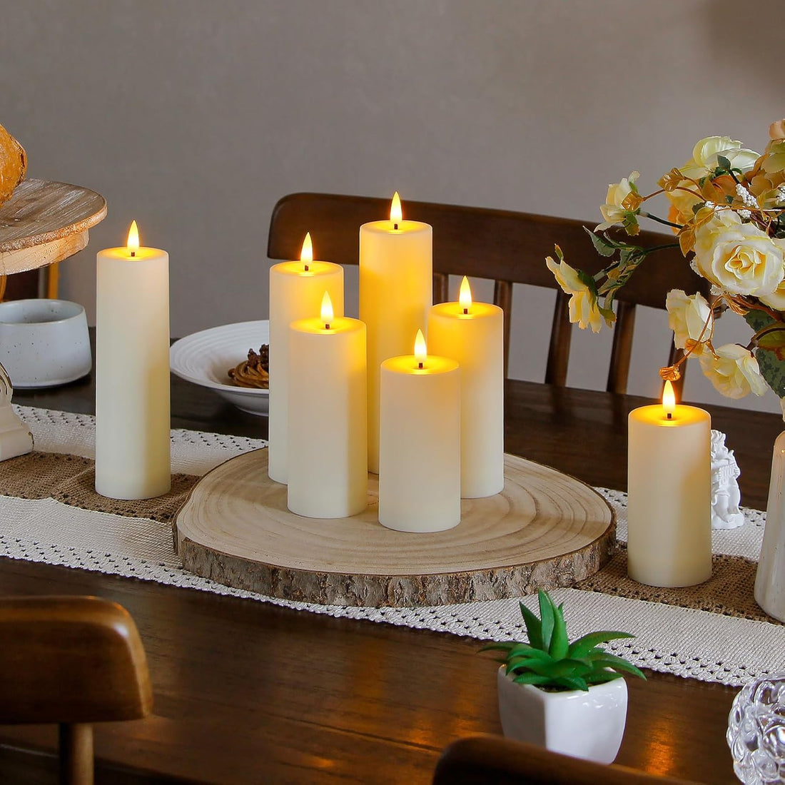 Bougies LED sans flamme, étanches, de 5,5 cm x 10 cm, 10 cm, 12,5 cm, 12,5 cm, 15 cm, 15 cm et 17,5 cm, avec télécommande et minuterie, fonctionnant sur piles, en plastique ivoire, lot de 8, lumière chaude vacillante pour l'extérieur